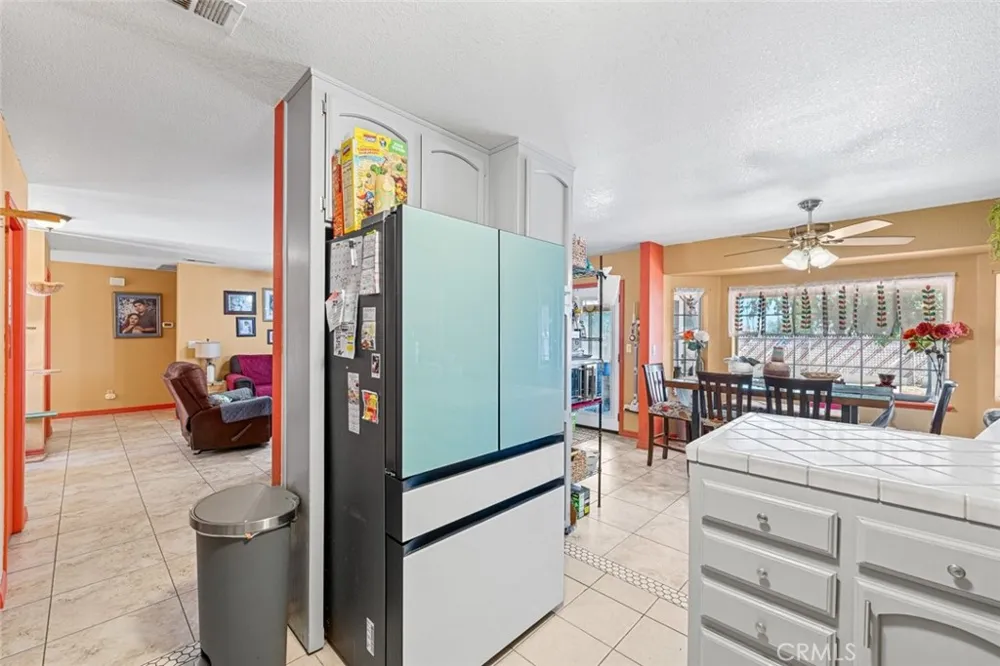 9121 Grove Avenue California City, CA 93505