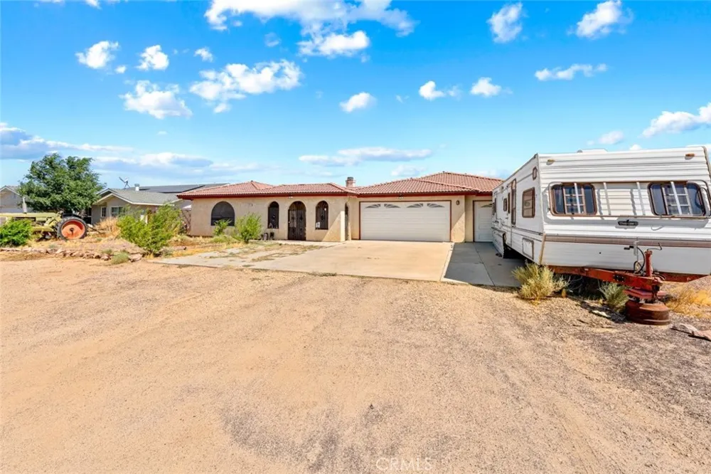 9121 Grove Avenue California City, CA 93505