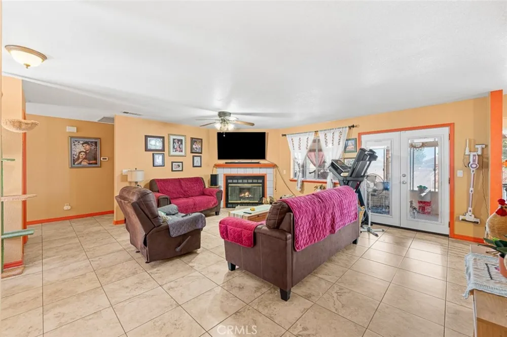 9121 Grove Avenue California City, CA 93505