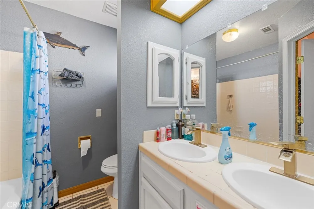 9121 Grove Avenue California City, CA 93505