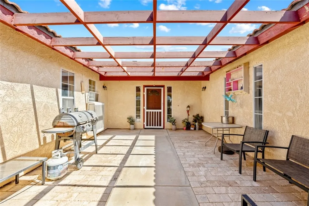 9121 Grove Avenue California City, CA 93505