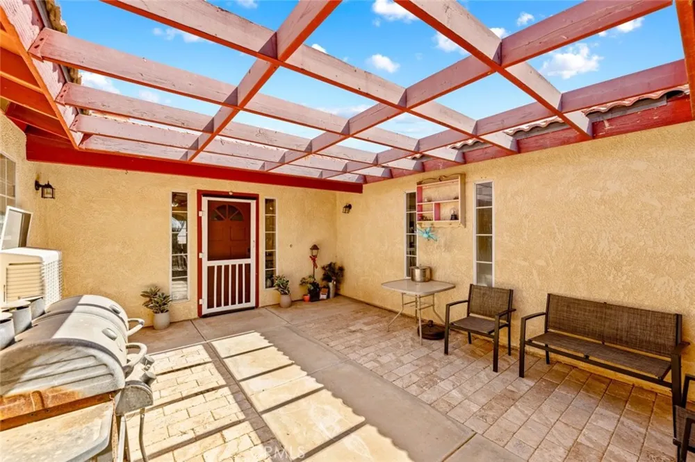 9121 Grove Avenue California City, CA 93505