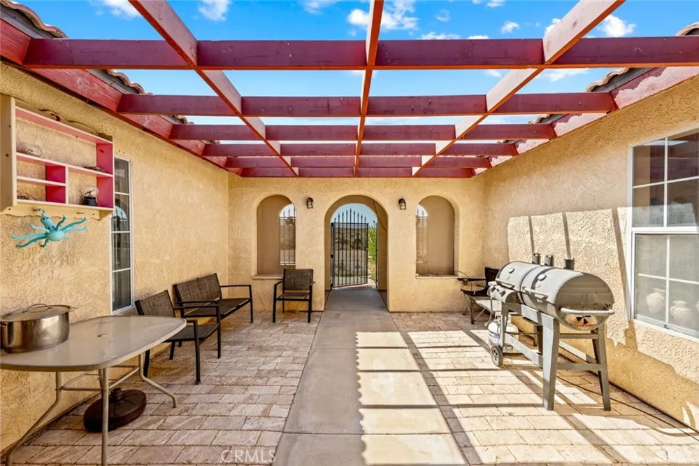 9121 Grove Avenue California City, CA 93505