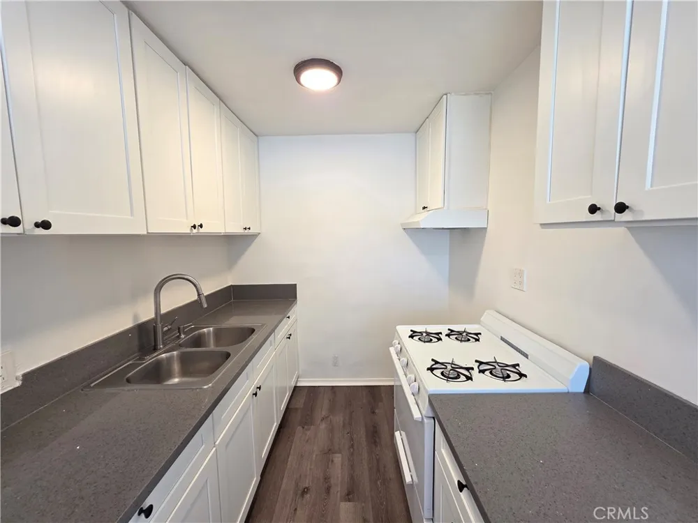 252 E 79th Los Angeles, CA 90003