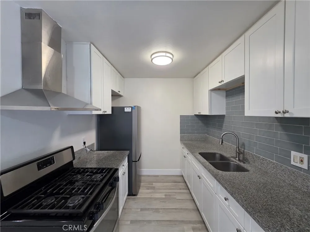 14609 Saticoy #24 Van Nuys, CA 91405