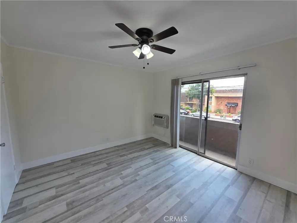 14609 Saticoy #24 Van Nuys, CA 91405