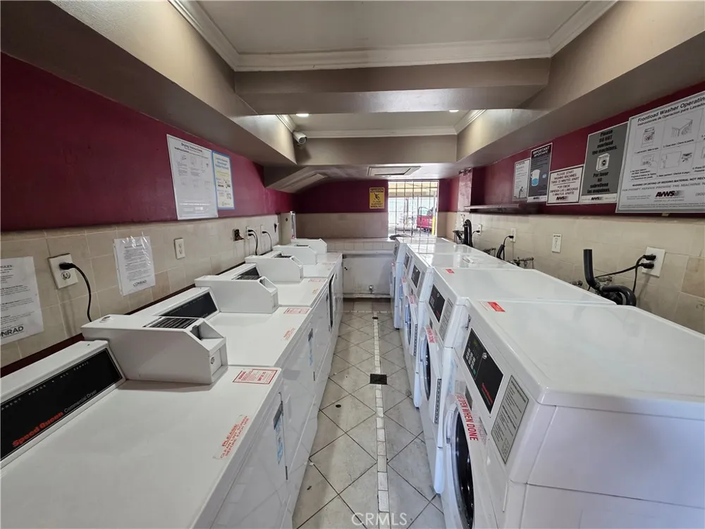 14609 Saticoy #24 Van Nuys, CA 91405