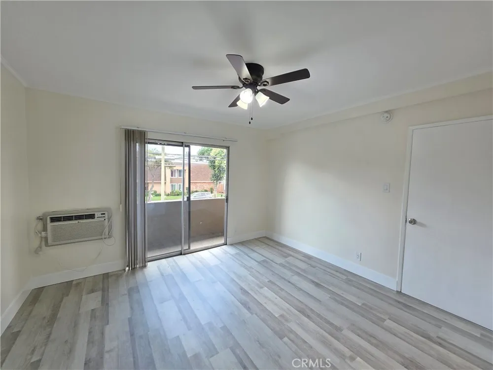 14609 Saticoy #24 Van Nuys, CA 91405