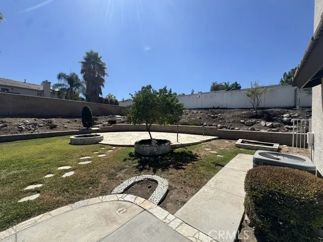 805 Alpine Court Lake Elsinore, CA 92530