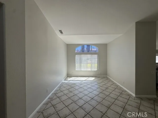 805 Alpine Court Lake Elsinore, CA 92530