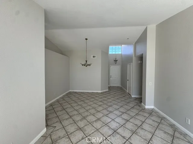 805 Alpine Court Lake Elsinore, CA 92530