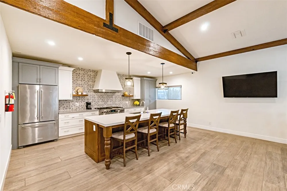 5815 La Palma Ave #304 Anaheim, CA 92807