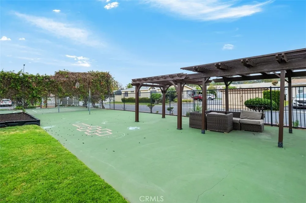 5815 La Palma Ave #304 Anaheim, CA 92807