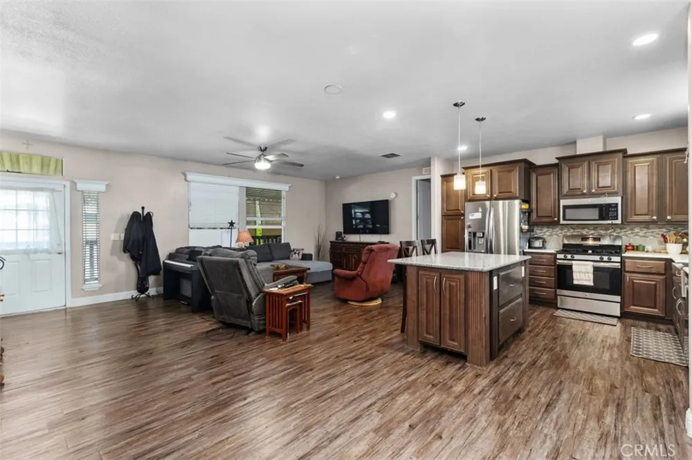 5815 La Palma Ave #304 Anaheim, CA 92807