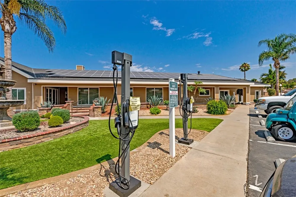 5815 La Palma Ave #304 Anaheim, CA 92807