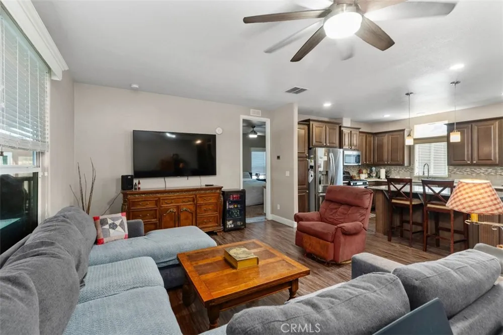 5815 La Palma Ave #304 Anaheim, CA 92807