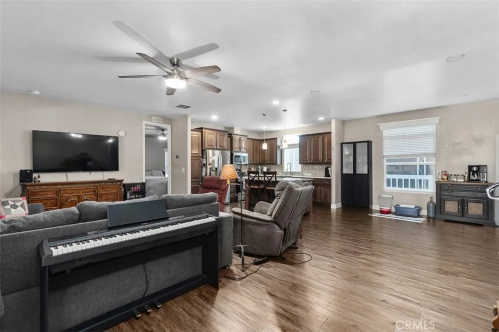5815 La Palma Ave #304 Anaheim, CA 92807