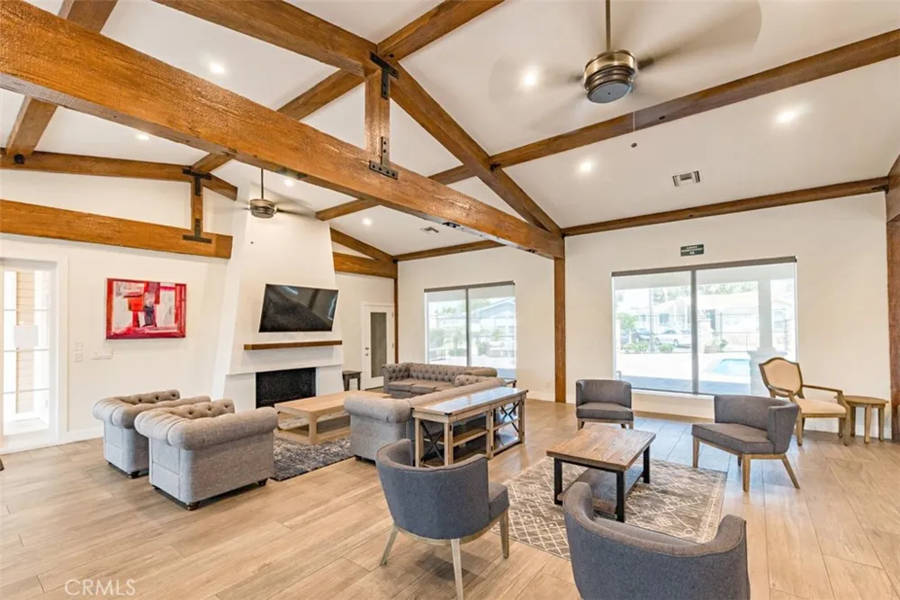 5815 La Palma Ave #304 Anaheim, CA 92807