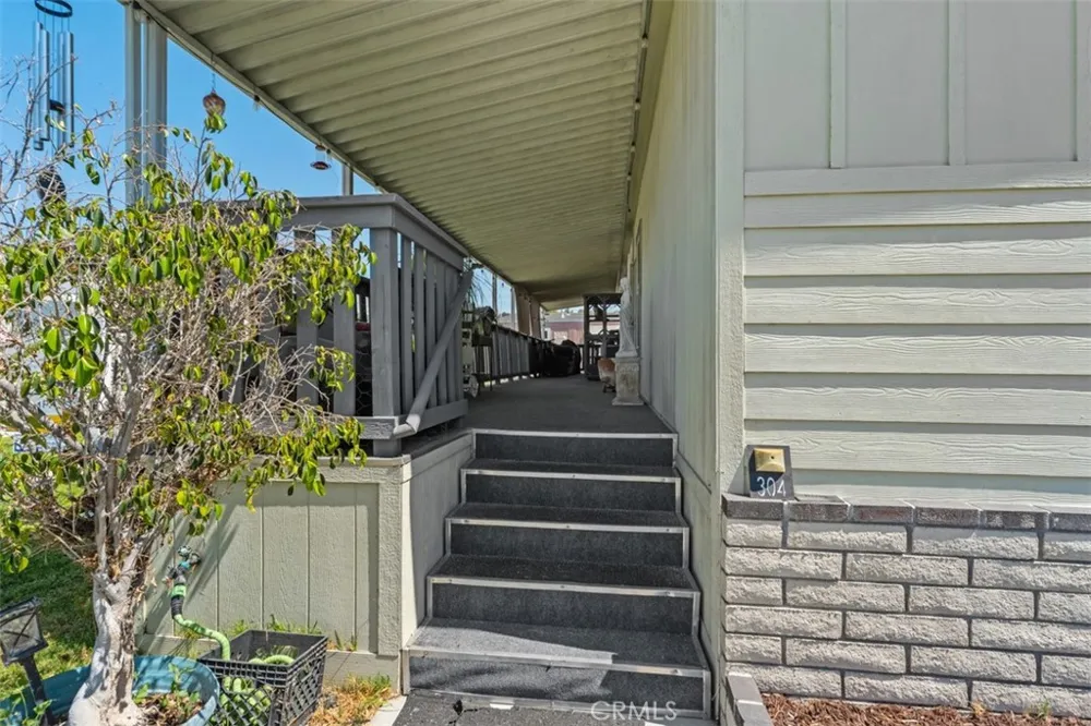 5815 La Palma Ave #304 Anaheim, CA 92807