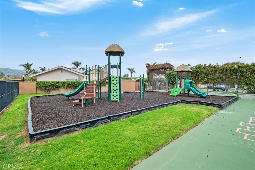 5815 La Palma Ave #304 Anaheim, CA 92807