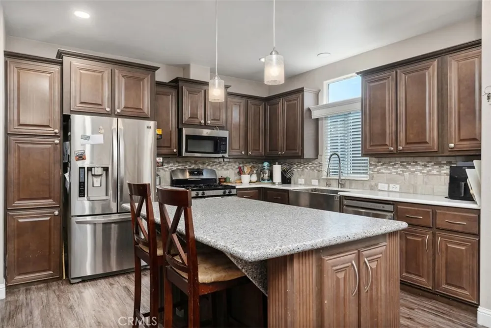 5815 La Palma Ave #304 Anaheim, CA 92807