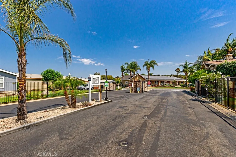 5815 La Palma Ave #304 Anaheim, CA 92807