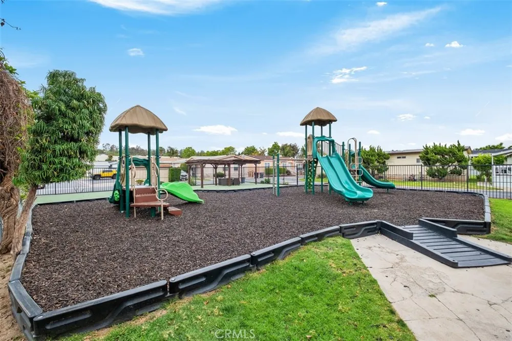 5815 La Palma Ave #304 Anaheim, CA 92807