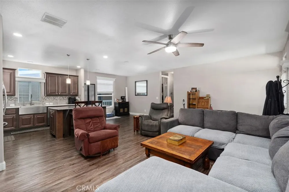 5815 La Palma Ave #304 Anaheim, CA 92807