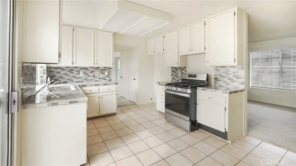 42126 Roanoake Street Temecula, CA 92591