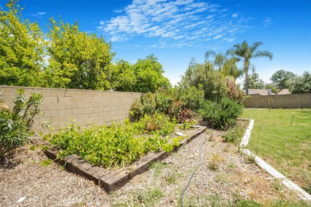 23662 Fair Weather Canyon Lake, CA 92587