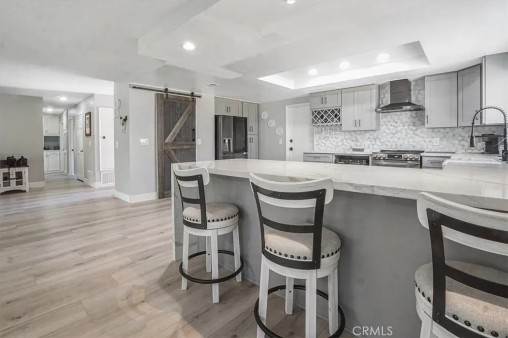 23662 Fair Weather Canyon Lake, CA 92587