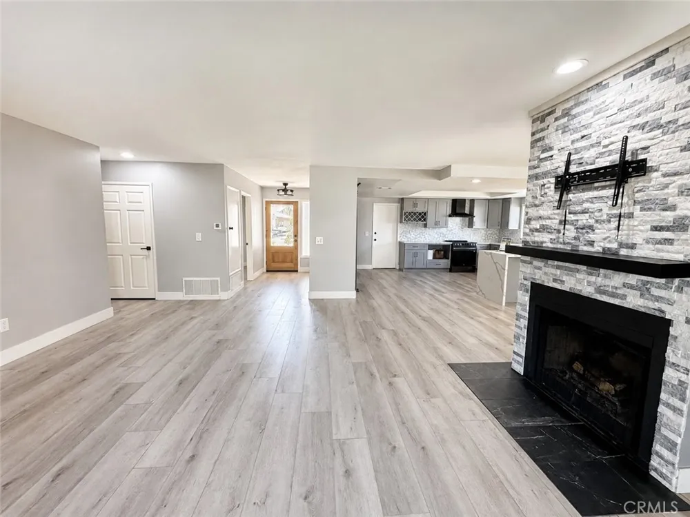 23662 Fair Weather Canyon Lake, CA 92587