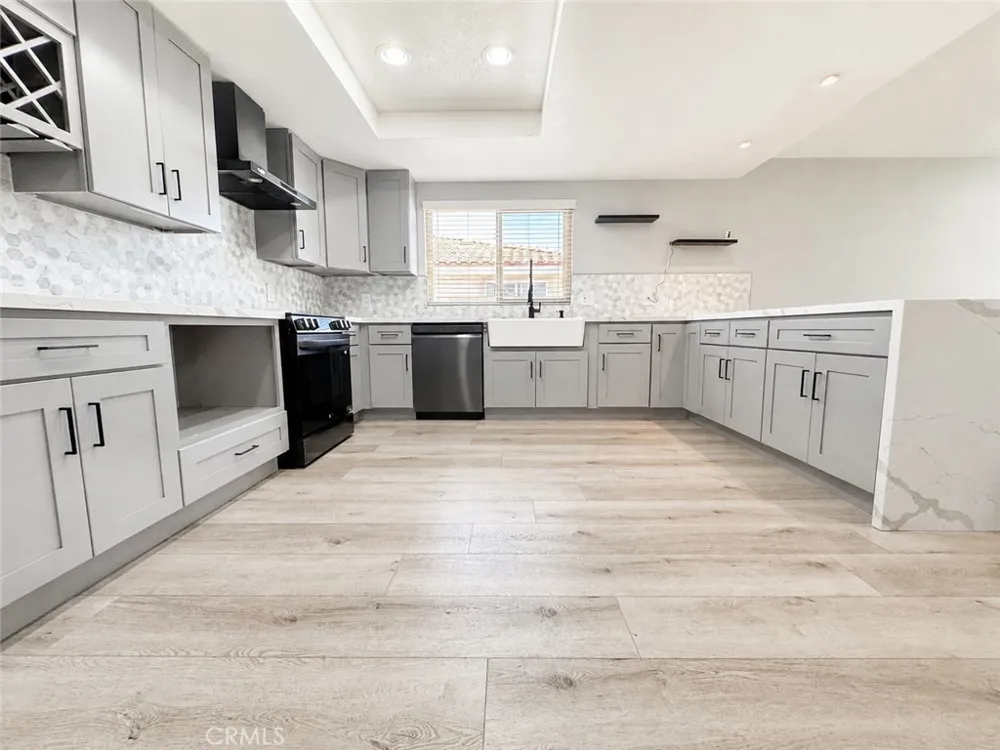 23662 Fair Weather Canyon Lake, CA 92587