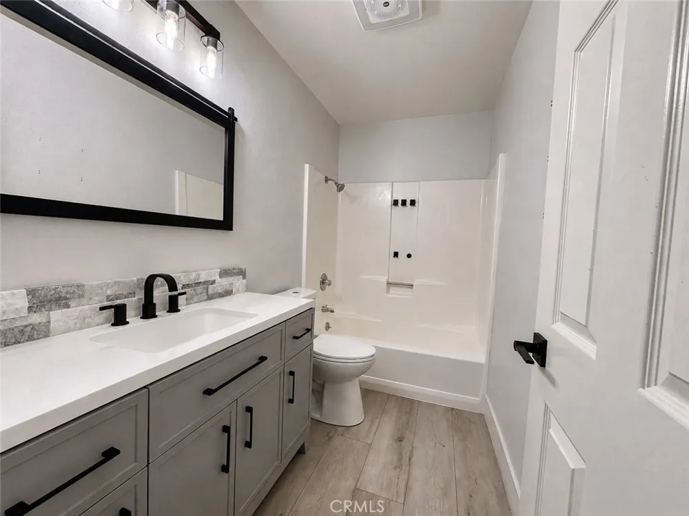 23662 Fair Weather Canyon Lake, CA 92587