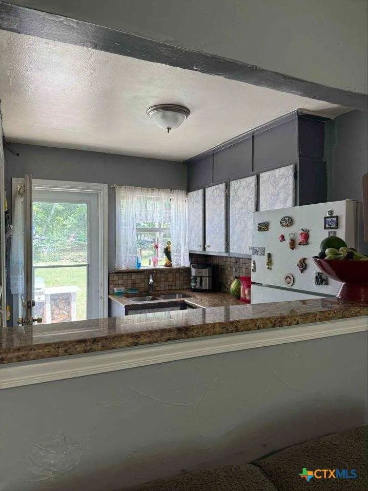 8411 Birch Ave Dallas, TX 75217