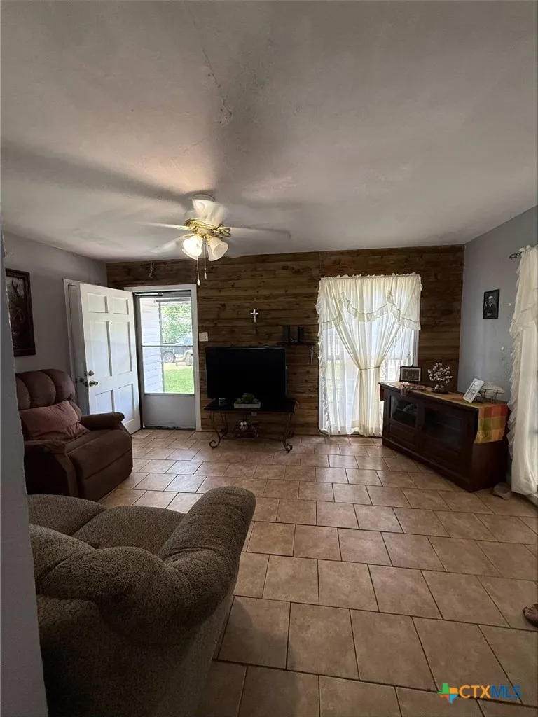 8411 Birch Ave Dallas, TX 75217
