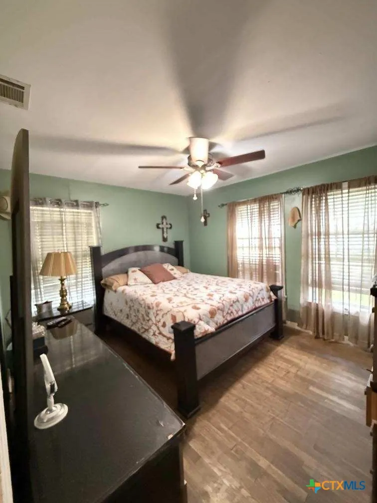 8411 Birch Ave Dallas, TX 75217