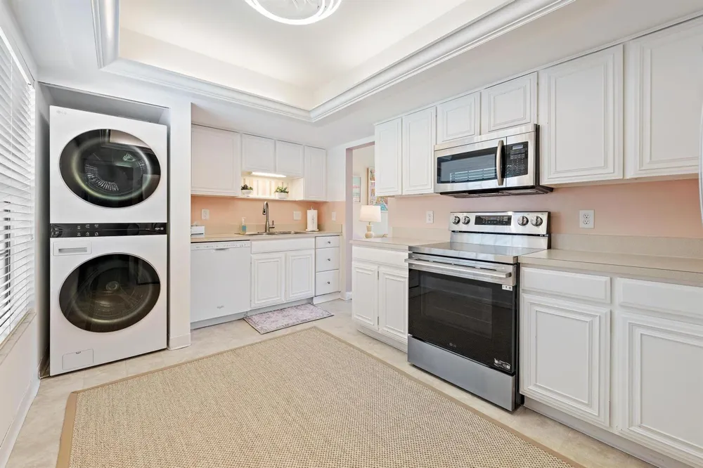 18480 SE WOOD HAVEN LANE #J Jupiter, FL 33469