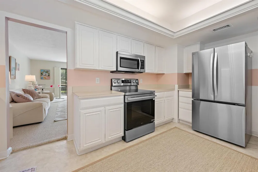18480 SE WOOD HAVEN LANE #J Jupiter, FL 33469