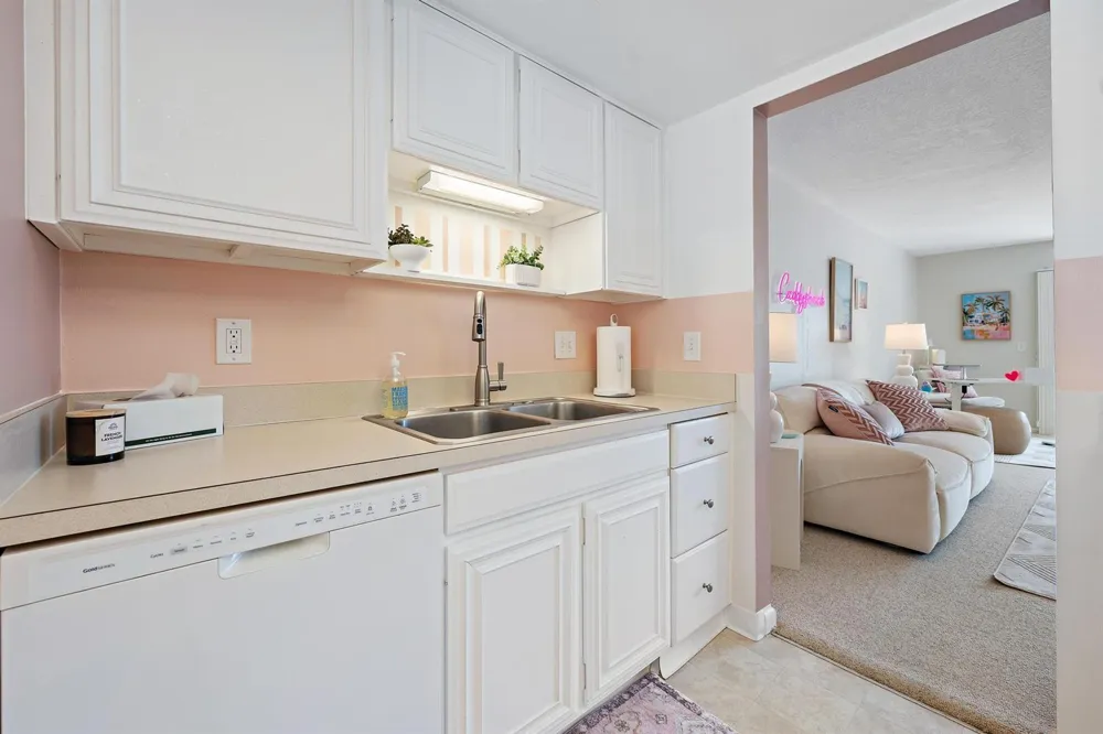 18480 SE WOOD HAVEN LANE #J Jupiter, FL 33469