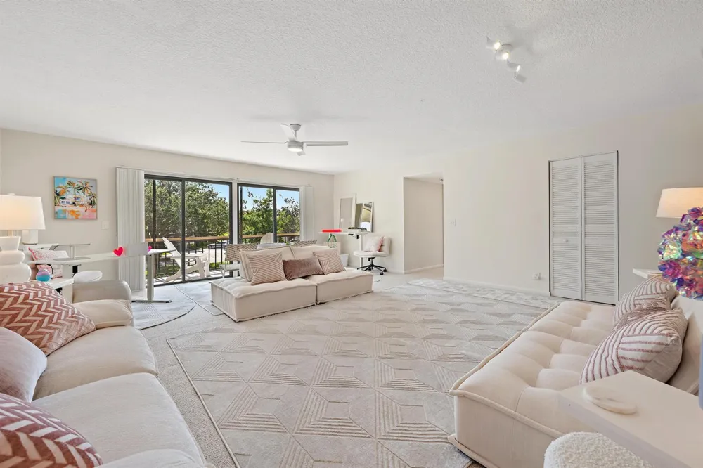 18480 SE WOOD HAVEN LANE #J Jupiter, FL 33469