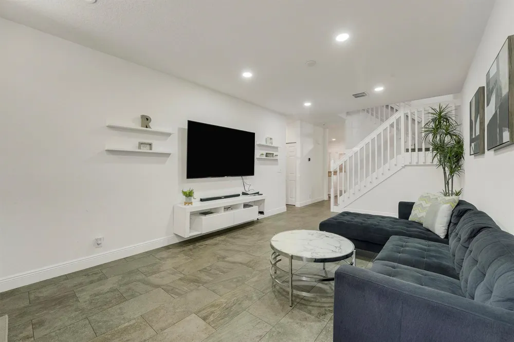323 Spruce Street #323 Boynton Beach, FL 33426
