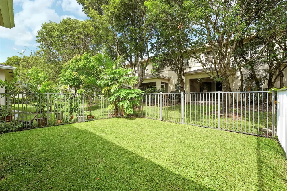 323 Spruce Street #323 Boynton Beach, FL 33426