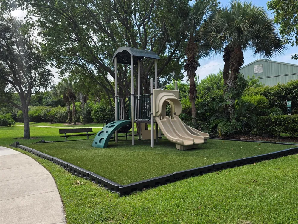 323 Spruce Street #323 Boynton Beach, FL 33426