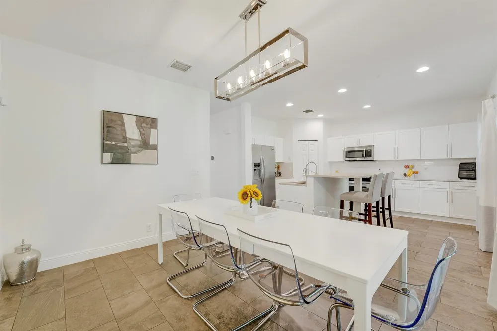 323 Spruce Street #323 Boynton Beach, FL 33426