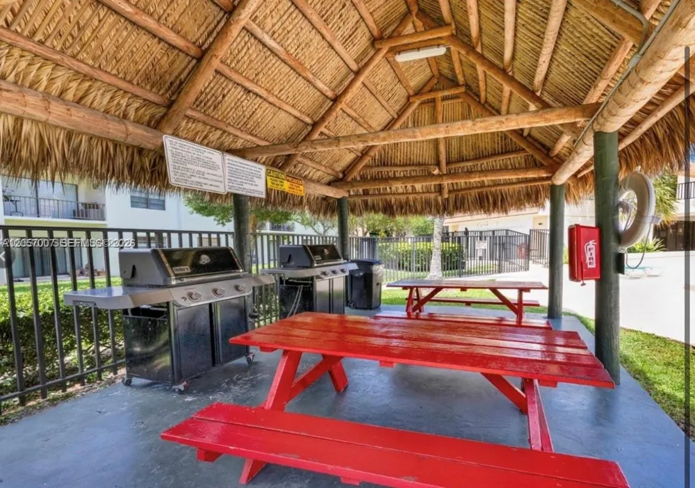 8261 SW 128th St #203 Pinecrest, FL 33156