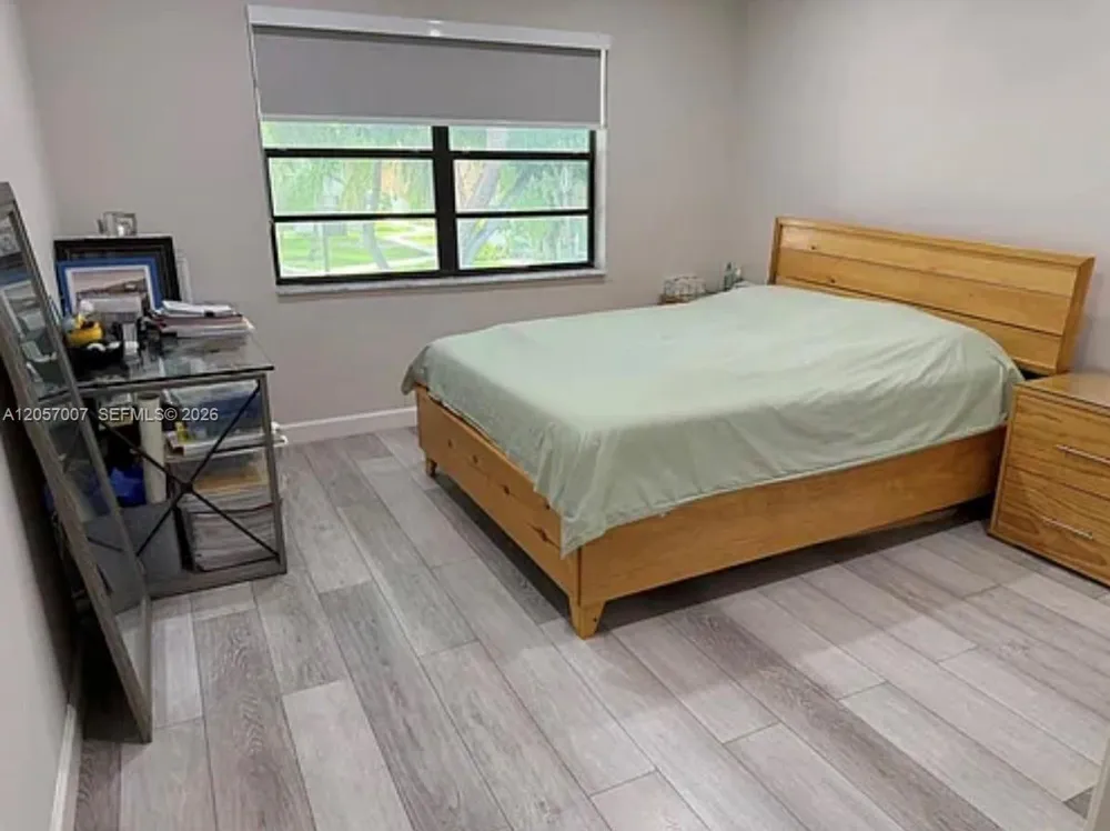 8261 SW 128th St #203 Pinecrest, FL 33156