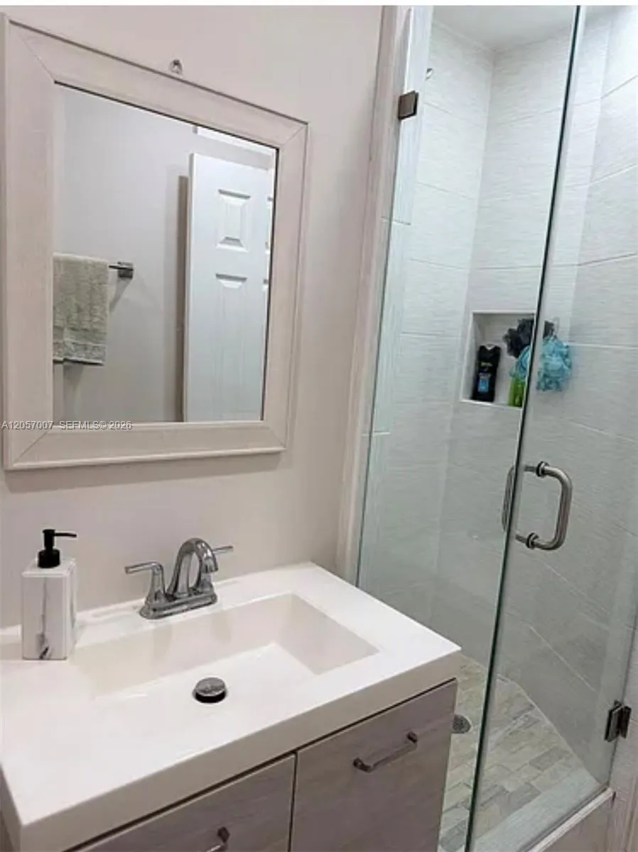 8261 SW 128th St #203 Pinecrest, FL 33156