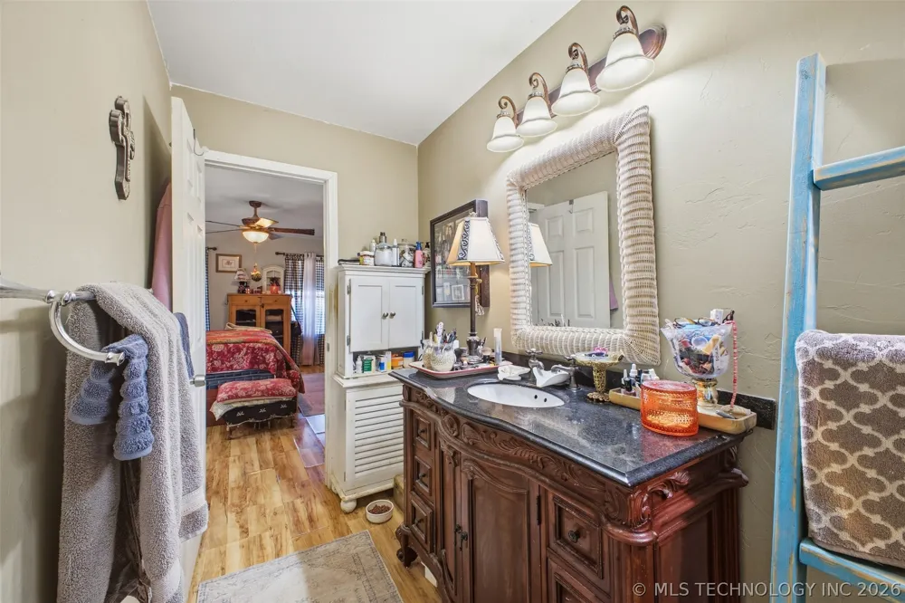 19661 County Road 3500 Fitzhugh, OK 74843