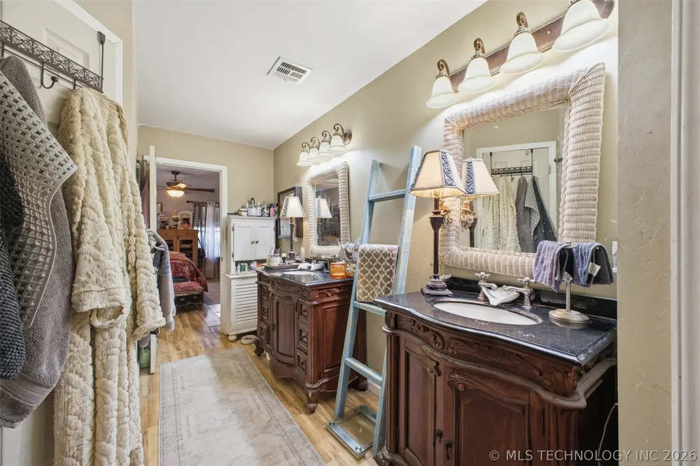 19661 County Road 3500 Fitzhugh, OK 74843